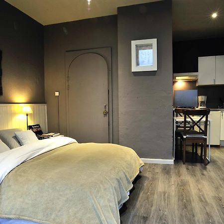 Studio Et Appartement La Tete En L'Air デュルビュイ エクステリア 写真