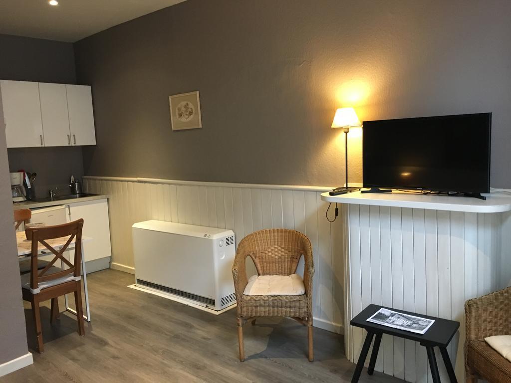 Studio Et Appartement La Tete En L'Air デュルビュイ エクステリア 写真